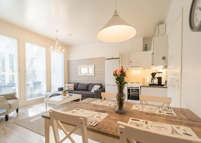 Jaekaelaetie By Hiekka