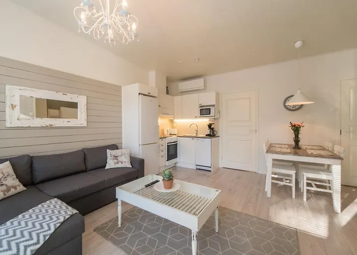 Jaekaelaetie By Hiekka *