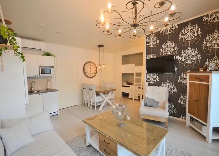 Jaekaelaetie By Hiekka *