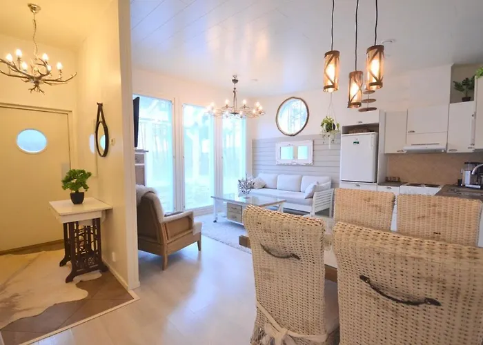 Jaekaelaetie By Hiekka